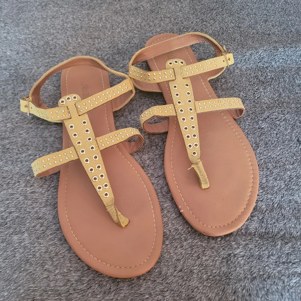 Olivia Miller sandals size 10